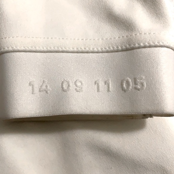 Nike Pro fabric with sweat-wicking technology - Picture 2 of 4